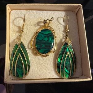 Vintage Green and Gold Jewelry Set